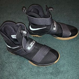 Lebron Soldier 10 SFG